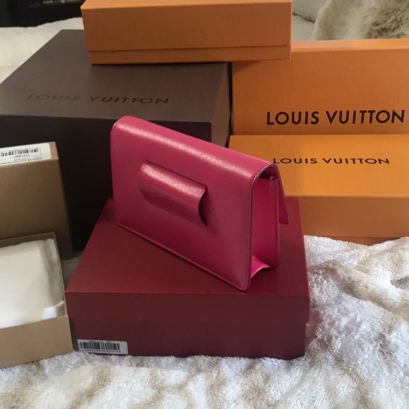 Authentic Salvatore Ferragamo Epi belt bag - Picture 2 of 8